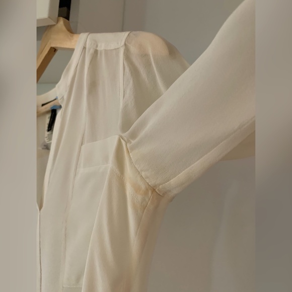 BCBGMaxAzria White V-Neck Long Sleeves Blouse - Picture 12 of 15